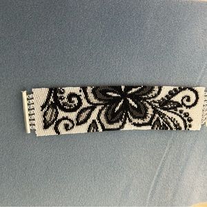 Beaded lace flower peyote bracelet